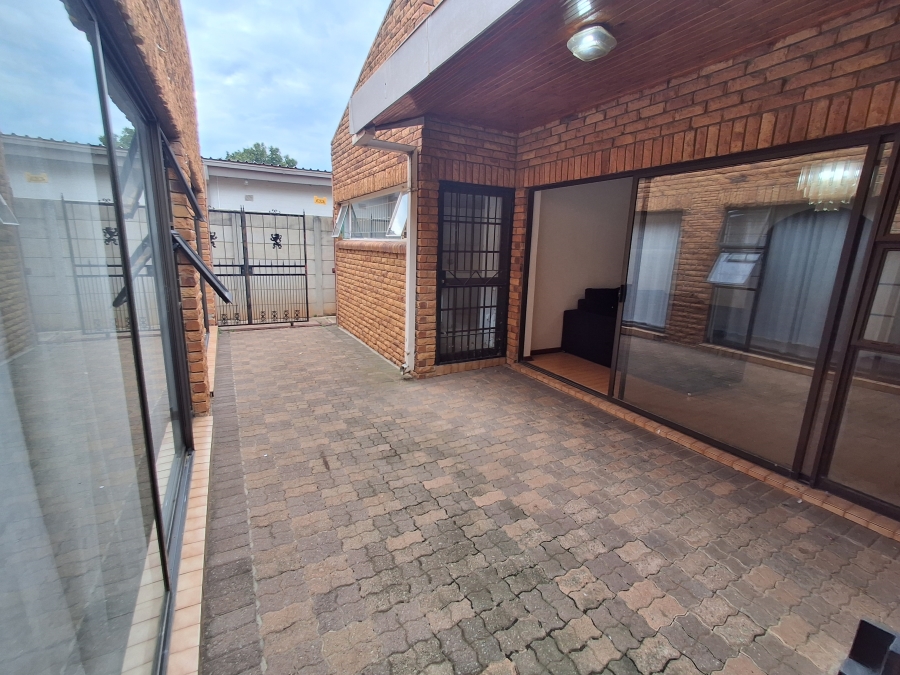 5 Bedroom Property for Sale in Jan Cillierspark Free State